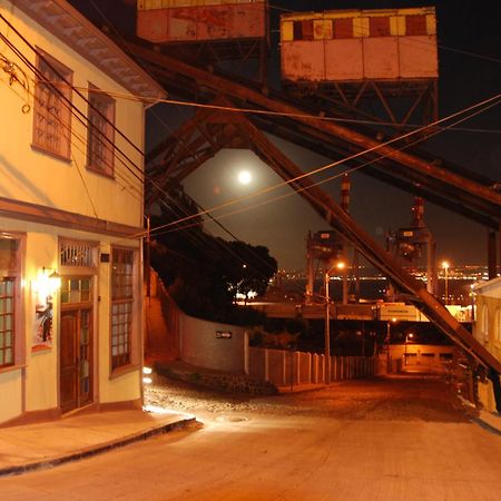 Hostal Recuerdos De Familia Valparaíso Екстериор снимка